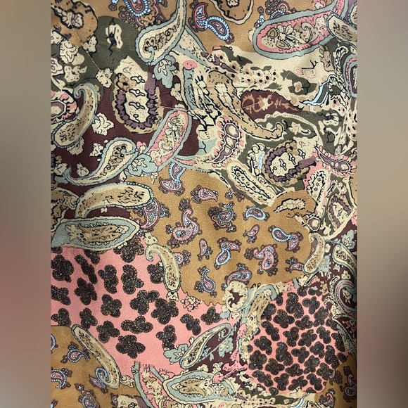 Lemon Grass Women’s Vintage Paisley and Leopard Print Button-Up Shirt - Picture 4 of 5